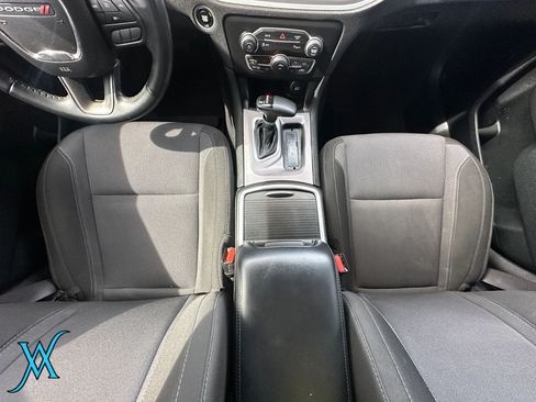Used 2022 Dodge Charger SXT RWD image 34