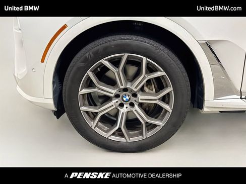 Used 2024 BMW X7 xDrive40i w/ Executive Package AWD/4WD image 2