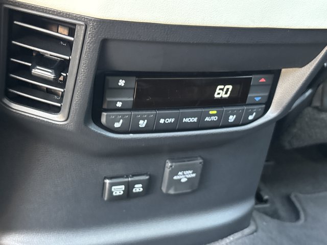 Used 2024 Toyota Sequoia Capstone AWD/4WD image 21