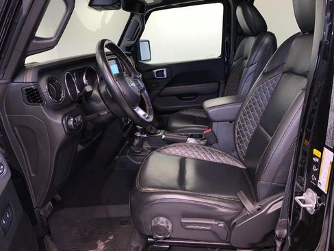 Used 2022 Jeep Wrangler Unlimited Sahara AWD/4WD image 13