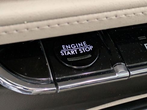 Used 2022 Lincoln Nautilus Reserve image 16