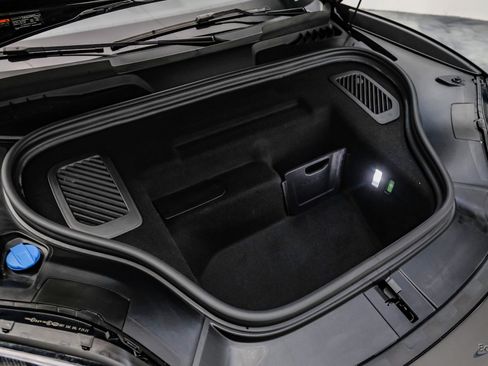 Used 2025 Porsche Macan 4 Electric AWD/4WD image 99