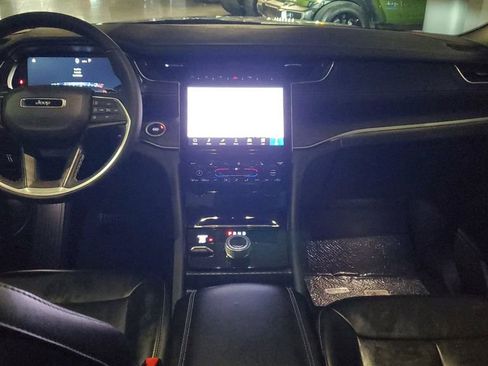 Used 2025 Jeep Grand Cherokee L Limited image 12