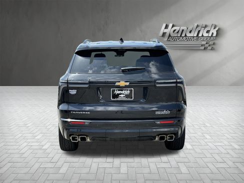 Used 2025 Chevrolet Traverse High Country FWD image 10