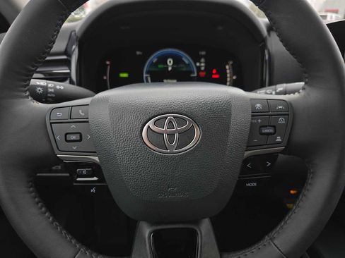 Used 2025 Toyota Camry LE image 25