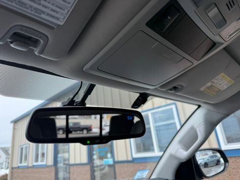 Used 2017 Toyota Tacoma SR5 w/ Tow Package image 16