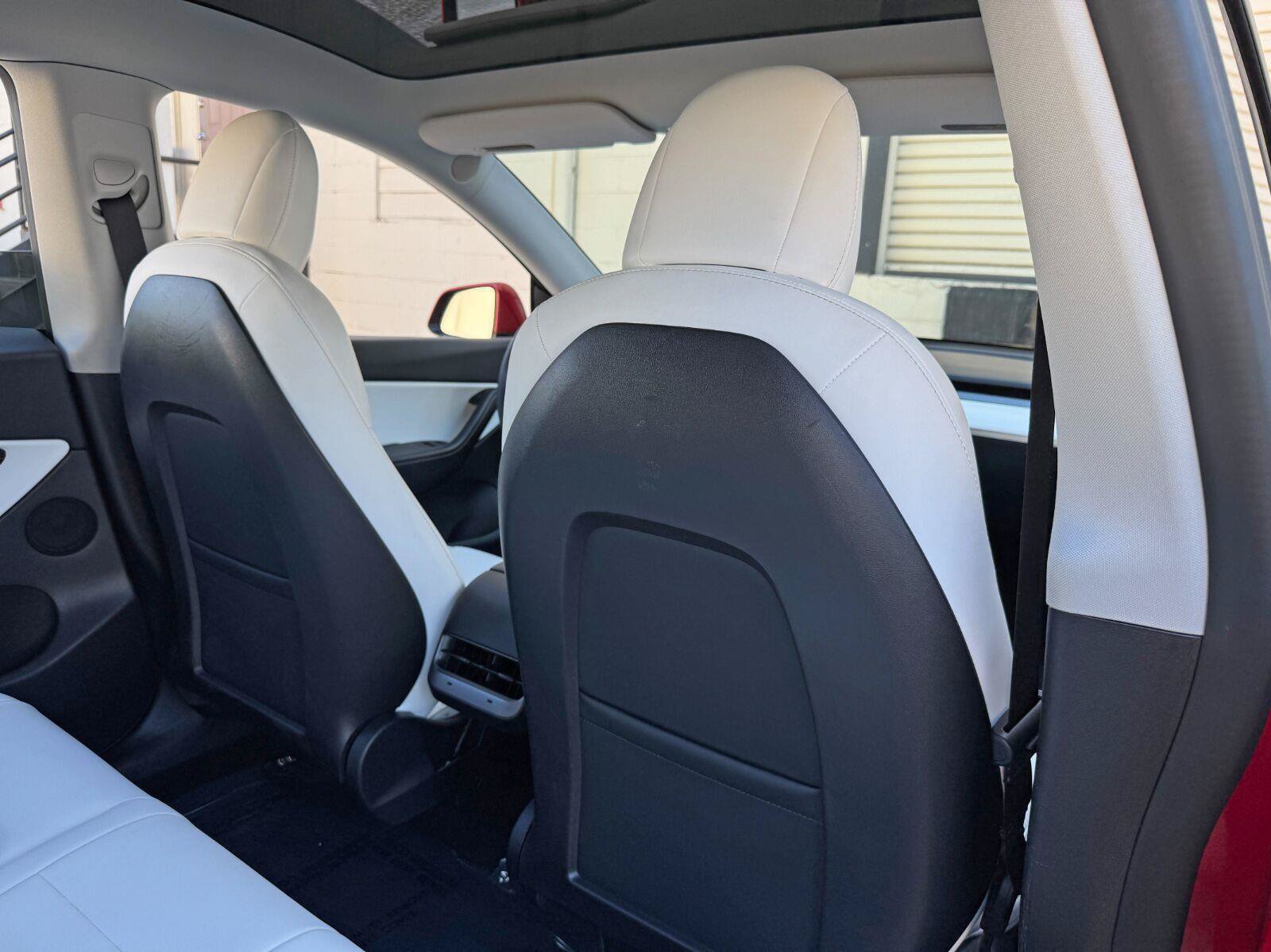 Used 2022 Tesla Model Y Performance AWD/4WD image 35