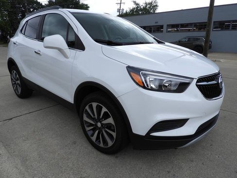 Used 2021 Buick Encore Preferred AWD/4WD image 11