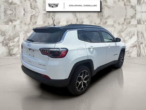Used 2025 Jeep Compass Limited w/ Sun & Sound Group AWD/4WD image 5