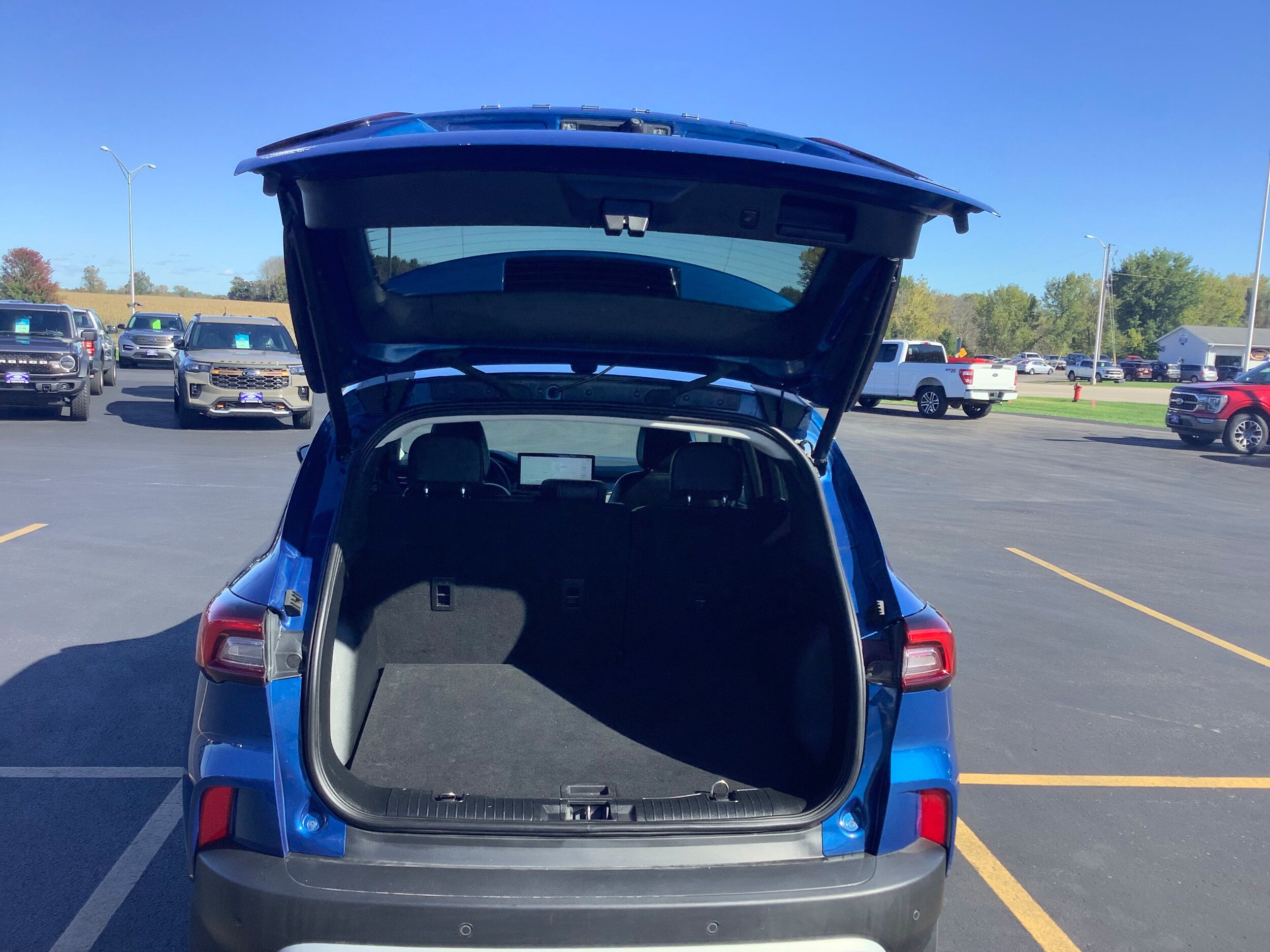 Used 2023 Ford Escape SE FWD image 6