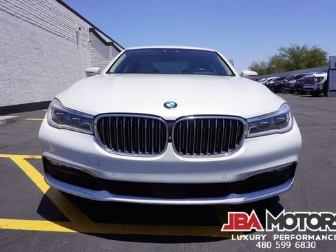 Used 2018 BMW 750i RWD image 51
