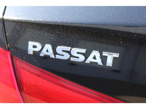 Used 2014 Volkswagen Passat TDI SEL Premium image 32