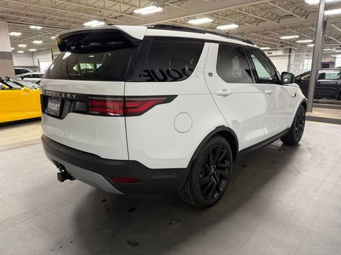 Used 2024 Land Rover Discovery S AWD/4WD image 4