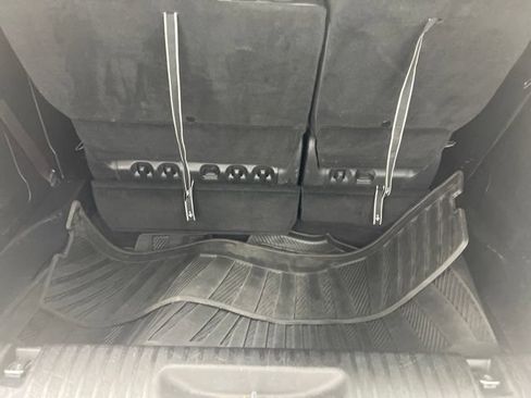 Used 2022 Chrysler Pacifica Touring-L w/ Uconnect Theater Family Group AWD/4WD image 9