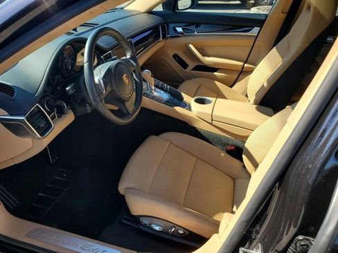 Used 2013 Porsche Panamera 4 Platinum Edition image 17