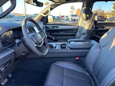 New 2026 Jeep Grand Wagoneer Limited image 12