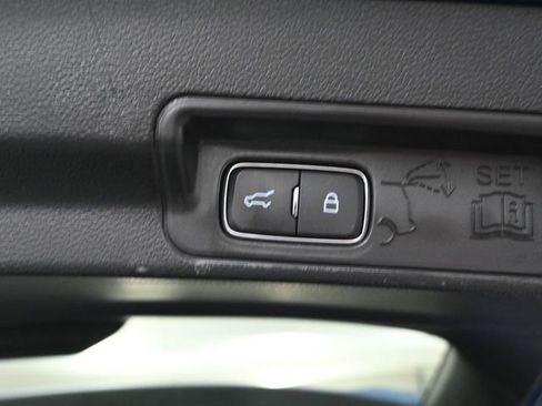 Used 2022 Ford Explorer XLT w/ Equipment Group 202A image 50