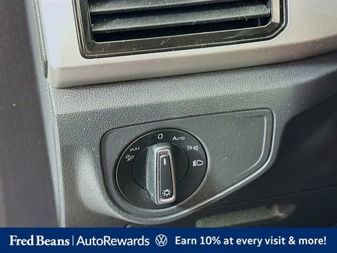 Used 2023 Volkswagen Atlas SE w/ Panoramic Sunroof Package AWD/4WD image 11