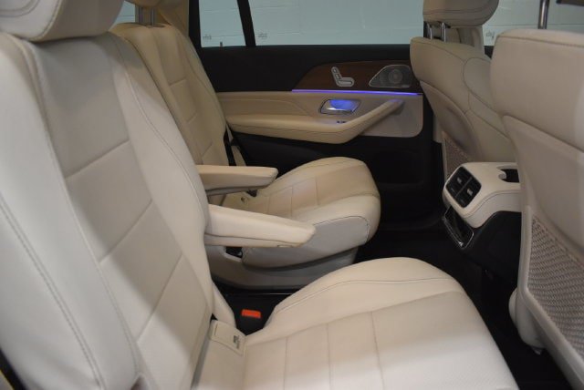 Used 2024 Mercedes-Benz GLS 450 4MATIC image 17