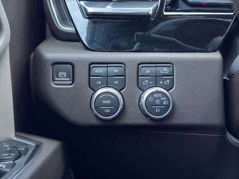 Used 2025 GMC Sierra 1500 SLT w/ SLT Premium Plus Package image 22