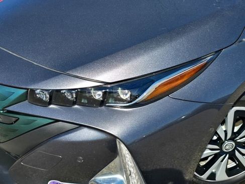 Used 2017 Toyota Prius Prime Advanced FWD image 23