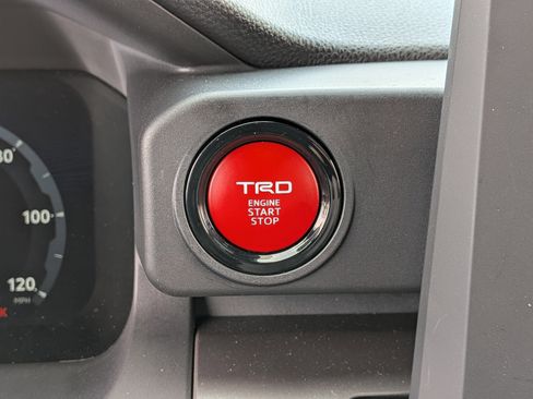 Used 2025 Toyota Tacoma TRD Off-Road AWD/4WD image 25