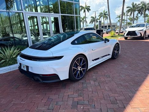 Used 2026 Porsche 911 Carrera RWD image 7