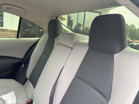 Used 2022 Toyota Corolla LE FWD image 5