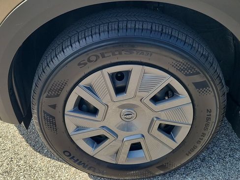 Used 2025 Nissan Kicks S FWD image 7