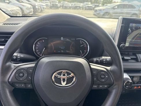 Used 2025 Toyota RAV4 XLE AWD/4WD image 26