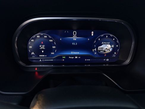 Used 2023 Chevrolet Tahoe High Country image 15