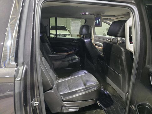 Used 2017 Chevrolet Suburban Premier image 41