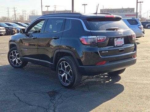 Used 2025 Jeep Compass Limited AWD/4WD image 16