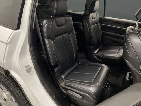 Used 2023 Jeep Grand Cherokee L Limited image 31