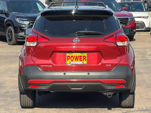 Used 2020 Nissan Kicks SR w/ SR Premium Package FWD image 4