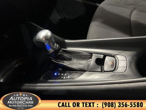 Used 2018 Toyota C-HR XLE image 28