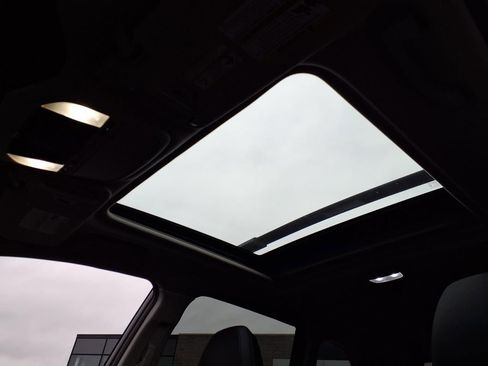 Used 2024 Subaru Forester Touring w/ Convenience Package image 19