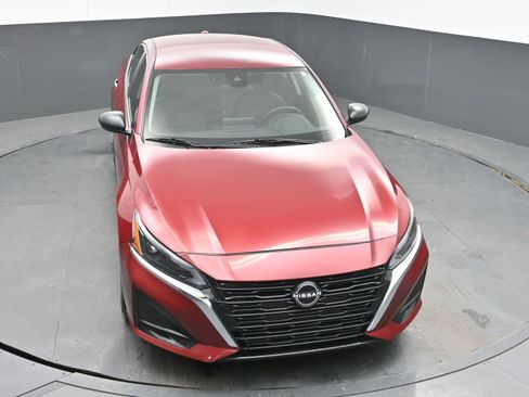 Used 2024 Nissan Altima 2.5 SV image 29