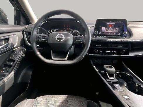 Certified 2026 Nissan Rogue SV FWD image 6