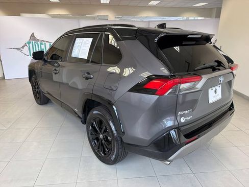 Used 2022 Toyota RAV4 XSE AWD/4WD image 5