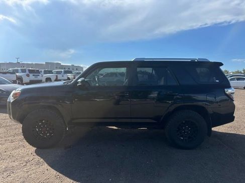 Used 2016 Toyota 4Runner SR5 AWD/4WD image 2