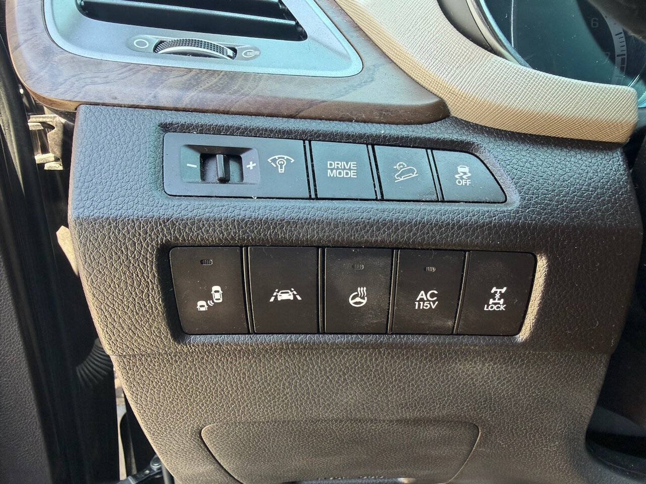 Used 2018 Hyundai Santa Fe AWD w/ SE Ultimate Tech Package 03 image 8