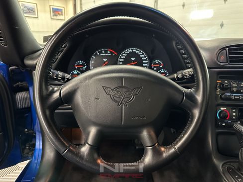 Used 2002 Chevrolet Corvette Convertible w/ Preferred Equipment Group2 RWD image 25