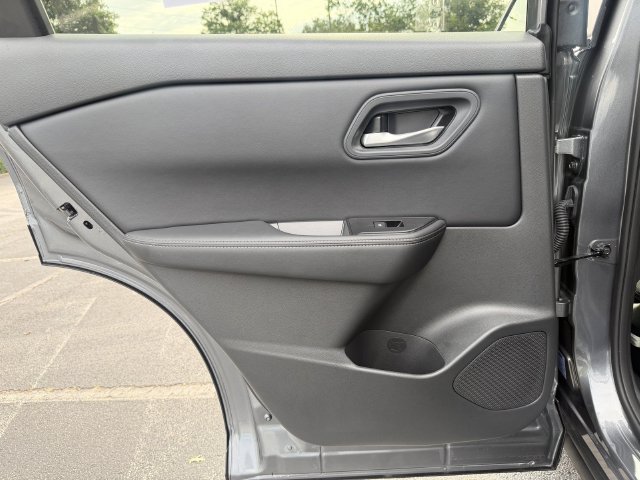 Used 2026 Nissan Rogue SV FWD image 22