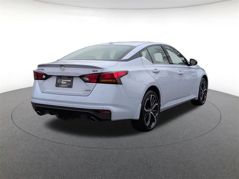 Used 2025 Nissan Altima 2.5 SR w/ SR Premium Package image 5