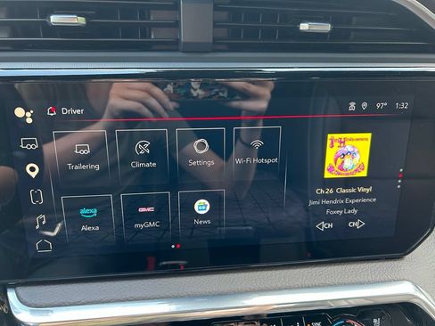 Used 2025 GMC Sierra 1500 Denali w/ Technology Package AWD/4WD image 34