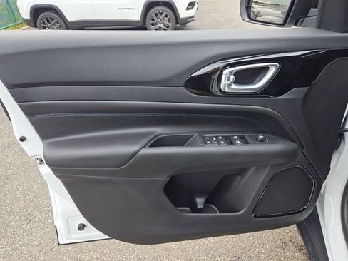 New 2026 Jeep Compass Latitude AWD/4WD image 23