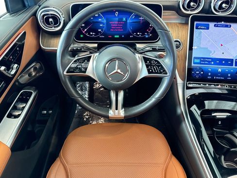 Used 2025 Mercedes-Benz GLC 350e 4MATIC image 21