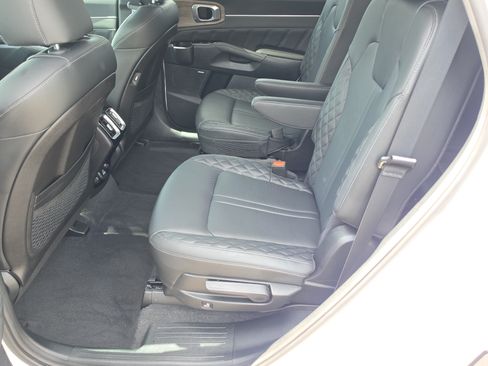 Certified 2023 Kia Sorento SX Prestige AWD/4WD image 17