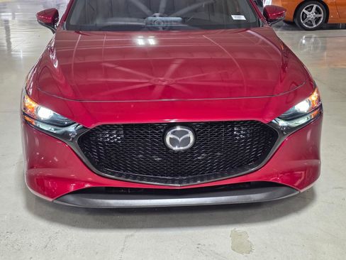Used 2020 MAZDA MAZDA3 Hatchback w/ Preferred Package image 9